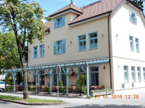 Parma Guesthouse & Apartments